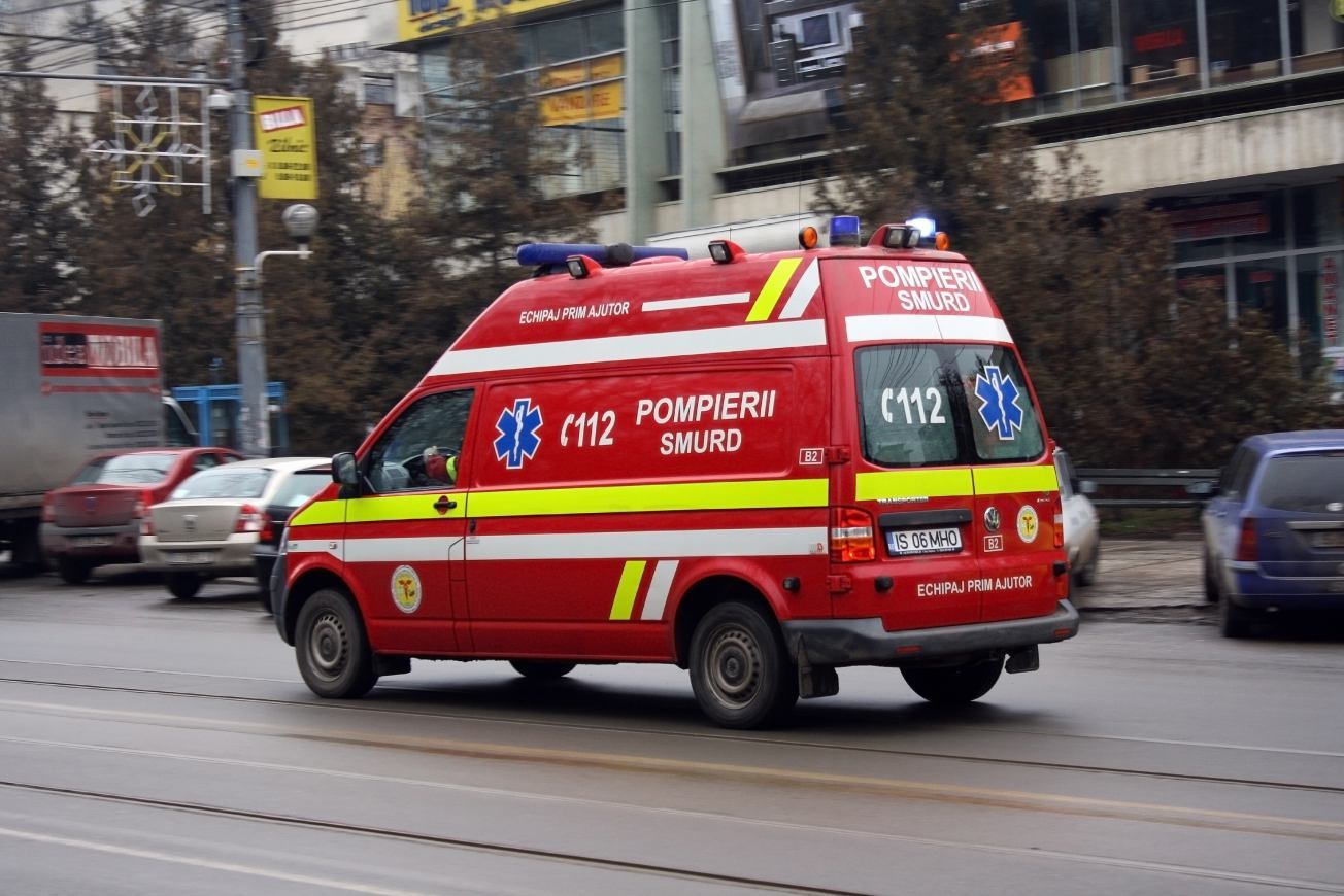 CONSTANȚA: Incident ciudat. Persoană lovită de o mașină, apoi bătută cu un par