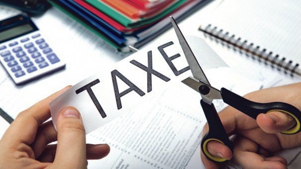 Guvernul AMÂNĂ TĂIEREA a TREI TAXE la cererea lui Liviu Dragnea