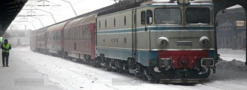 Trenurile ajung cu întârziere la destinație. Se circulă cu dificultate și pe șosele