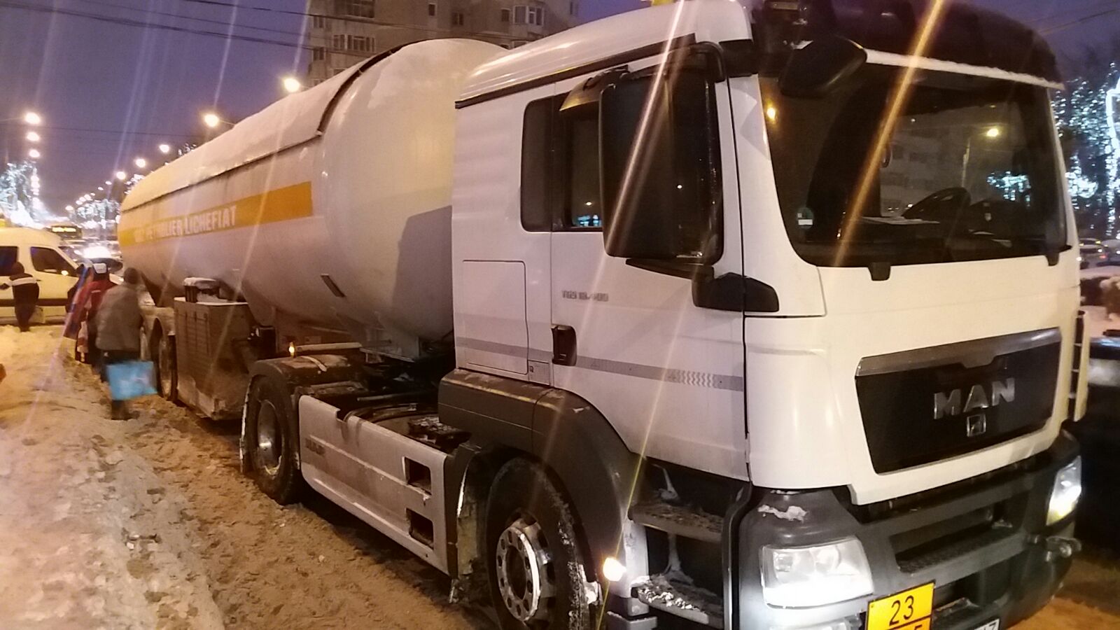 FOTO – CONSTANȚA: Un autocamion a blocat intersecția din Tomis III
