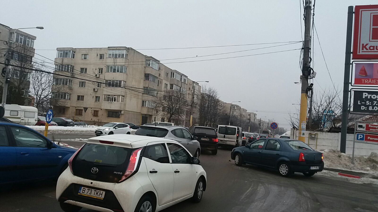 FOTO: Trafic aglomerat în mai multe zone din orașul Constanța