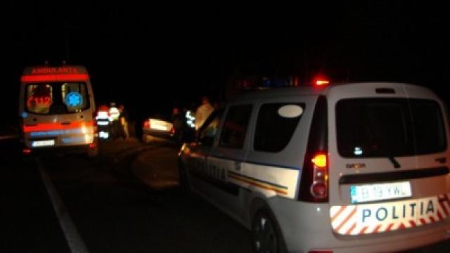 Tânără șoferiță RĂNITĂ, după ce s-a răsturnat cu mașina pe o stradă din TULCEA