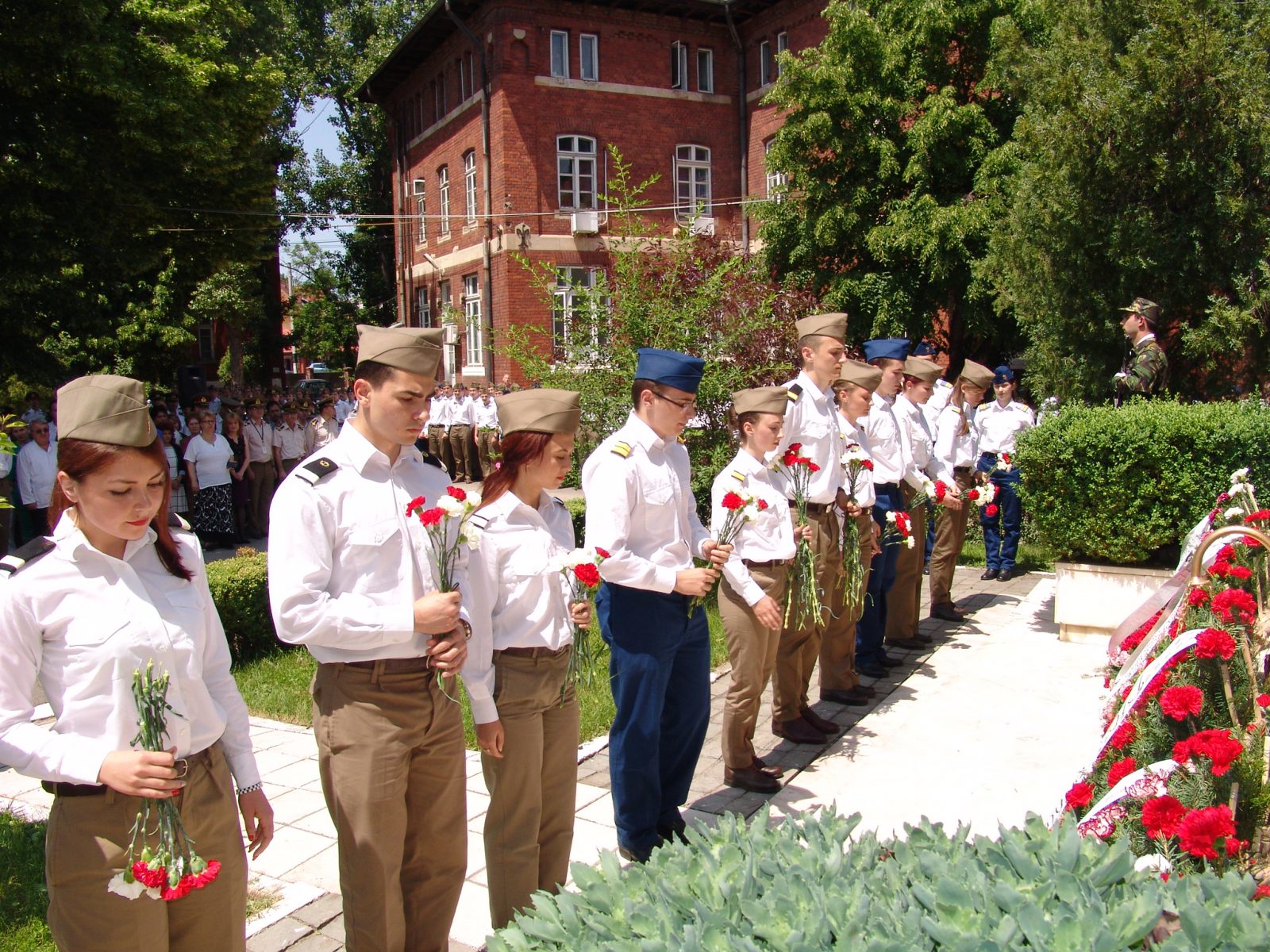 Studenți la Academia Militară, răniți de explozia unei grenade în timpul unui colocviu!