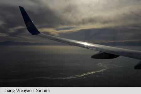 Avion de pasageri rus, la un pas de coliziune cu o aeronavă neidentificată