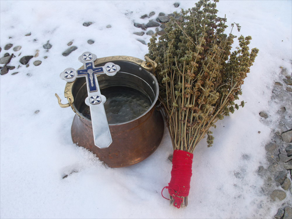 BOBOTEAZA: Obiceiuri și tradiții. În DOBROGEA există obiceiul numit „Iordanela”