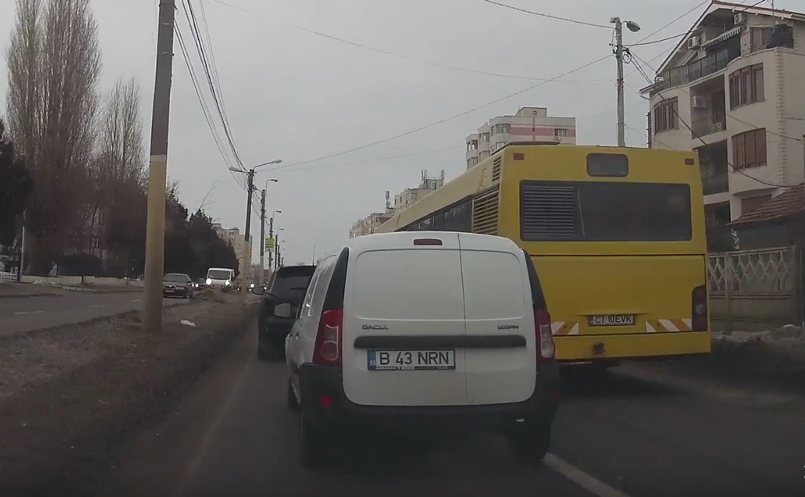 VIDEO – Spaima șoselelor, filmată în trafic la Constanța