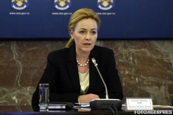 Ministrul Carmen Dan: „Avem 700 de cereri de pensionare depuse de vineri până marți“