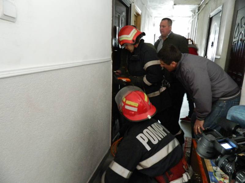 NĂVODARI: Pompierii intervin pe strada Cabanei