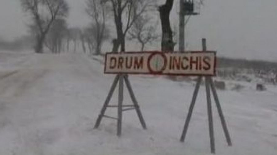 Singurul drum deschis traficului pe raza judeţului este DN2A, Constanţa-Hârşova
