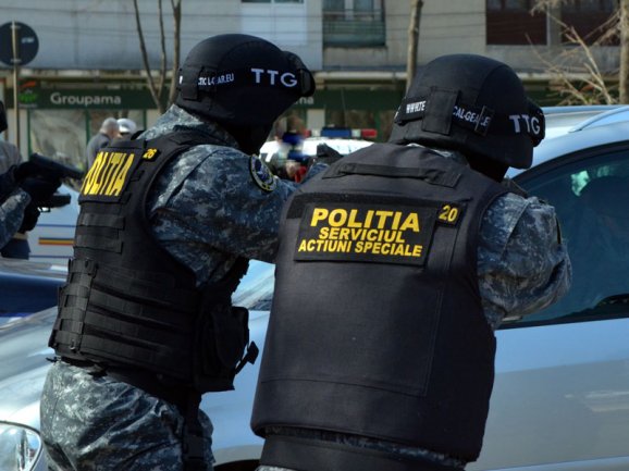 Descinderi la traficanți de migranți pe relația Turcia-România-Ungaria
