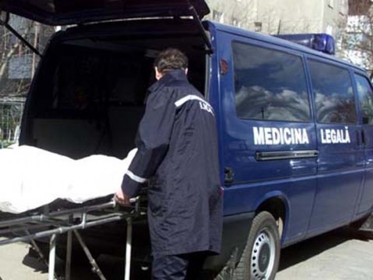 Asistentul de la Medicină Legală acuzat că cerea bani pentru necropsii, ARESTAT la domiciliu