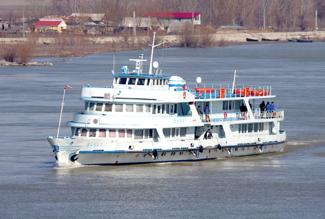 Localnicii din Delta Dunării pot circula în continuare cu bilete cu tarif redus la transportul fluvial