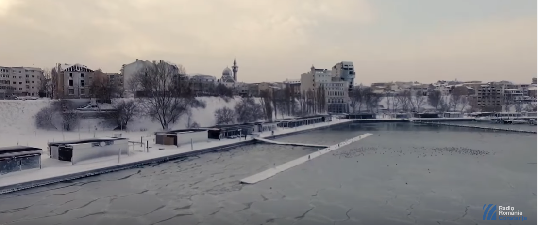 VIDEO: Imagini rare. Marea Negră iarna. Portul Tomis înghețat