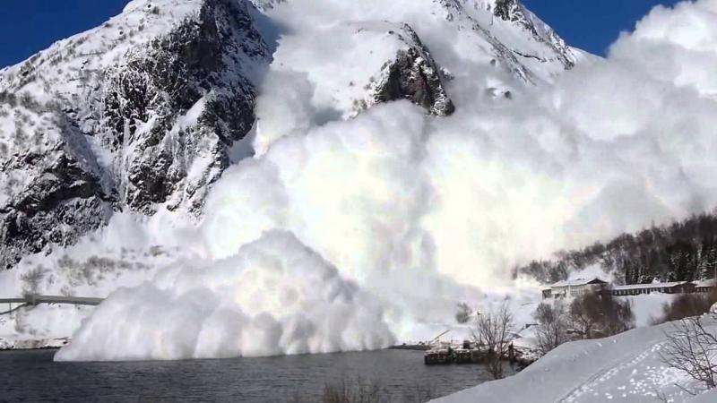 Se menține un RISC mare de AVALANȘE la Bâlea Lac