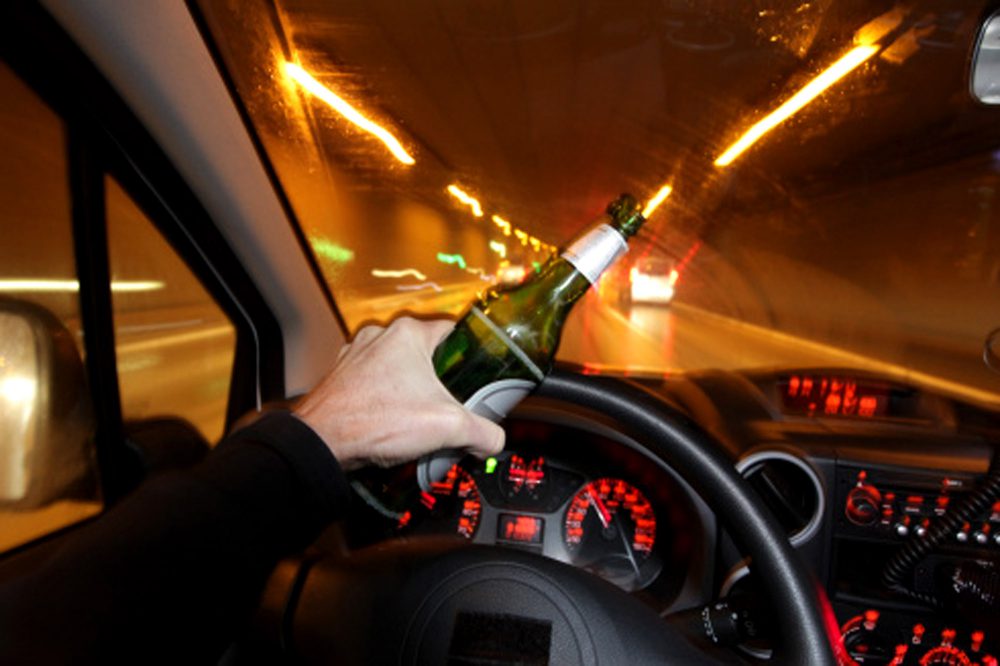 Urmărire în trafic pentru a opri un șofer beat criță