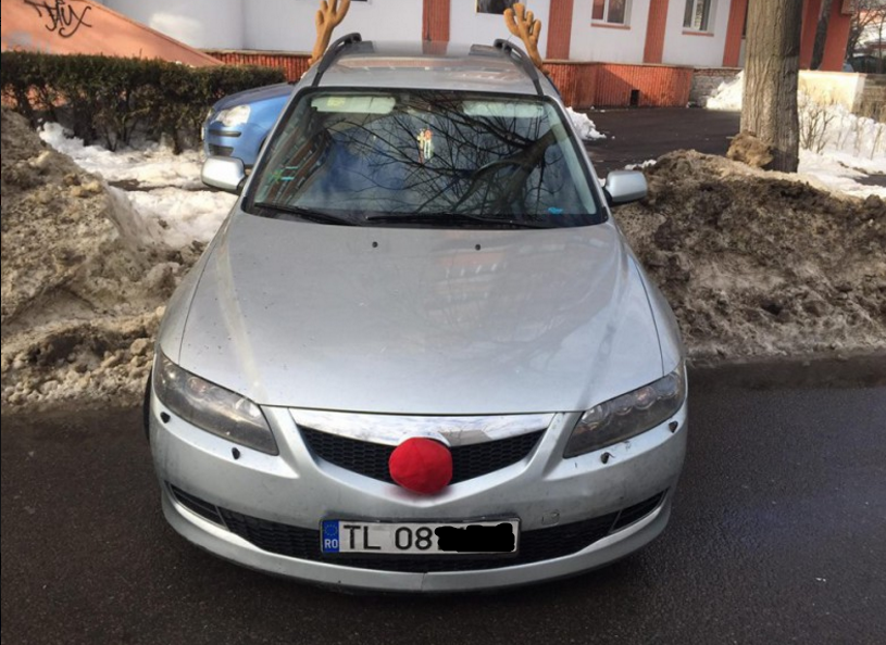 CONSTANȚA: Mașină de TULCEA parcată într-un mod… deosebit pe un bulevard central
