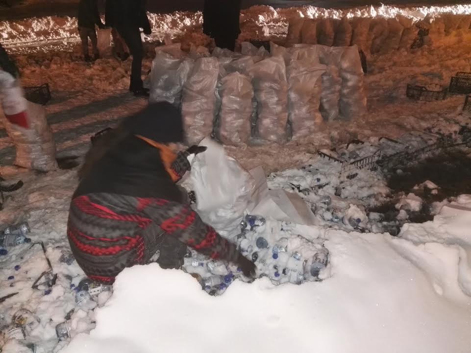 FOTO: CONSTANȚA – Au fost recuperate PET-urile cu Agheasmă Mare din Portul Turistic Tomis