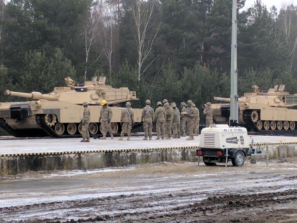 FOTO/VIDEO: 500 de militari americani sosesc în Baza Aeriană „Mihail Kogălniceanu”