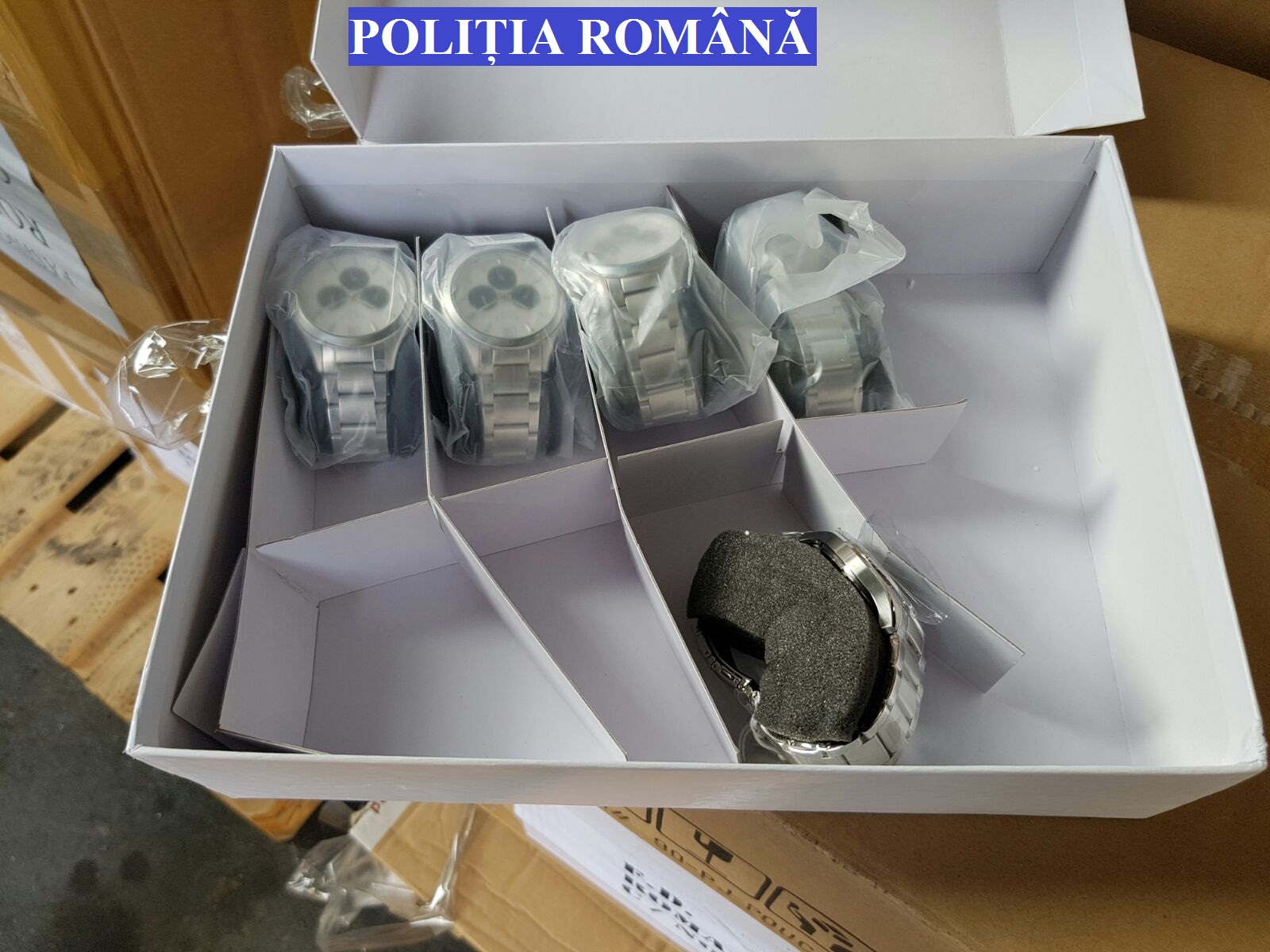 FOTO – Ceasuri contrafăcute, descoperite de polițiști în portul CONSTANȚA SUD