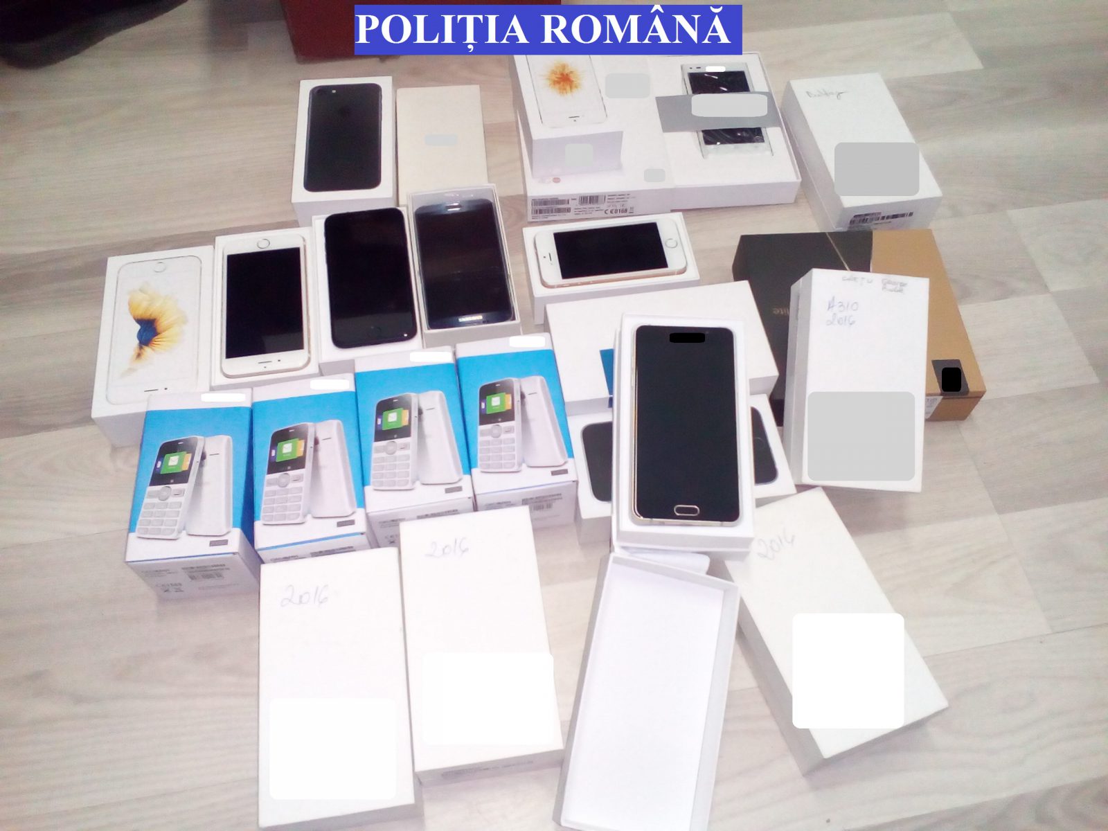 Foto/CONSTANȚA: Patru bărbați din GALAȚI și IAȘI, reținuți la CONSTANȚA pentru furt masiv de telefoane