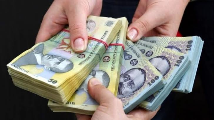 CONSTANȚA: O bătrână a pierdut 20.000 de lei pe stradă. Banii au fost găsiți și returnați