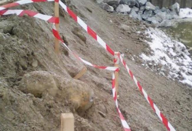 FOTO: Bombă de aviație descoperită pe malul Dunării