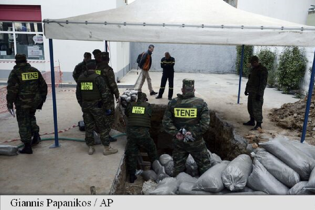 GRECIA: Mii de persoane evacuate din locuințe pentru detonarea unei bombe