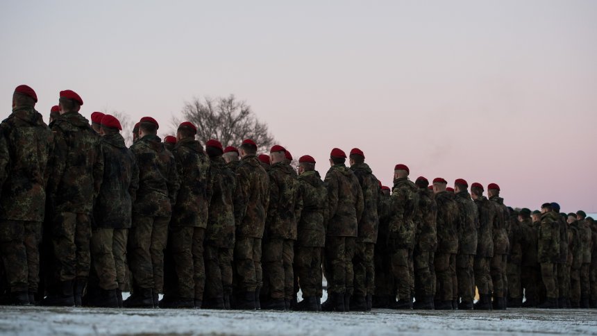 Ritualuri violente, abuzuri sexuale îngrozitoare şi tratamente degradante pentru recruţii elitei armatei germane