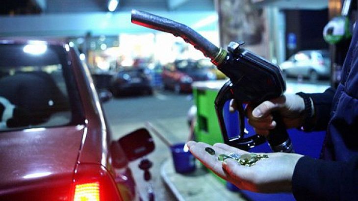 Anchetă în cazul creșterii preţului la carburanţi în România