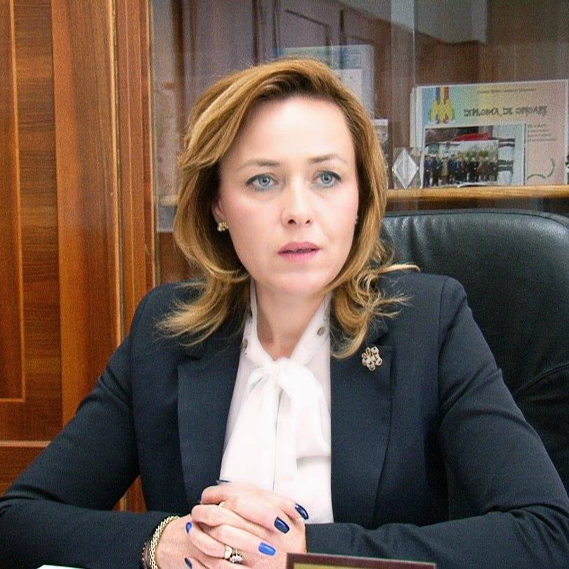 Ministrul de Interne: Fac apel la calm și la respectarea indicațiilor forțelor de ordine prezente în Piața Victoriei