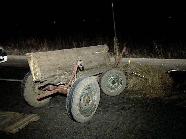 Județul TULCEA: O femeie a ajuns la spital, după ce căruța în care se afla a fost lovită de o mașină