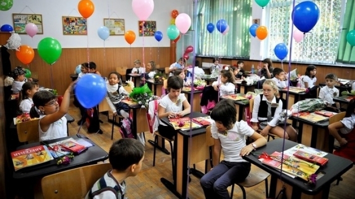 Cea de-a doua etapă de înscriere în învăţământul primar a început astăzi