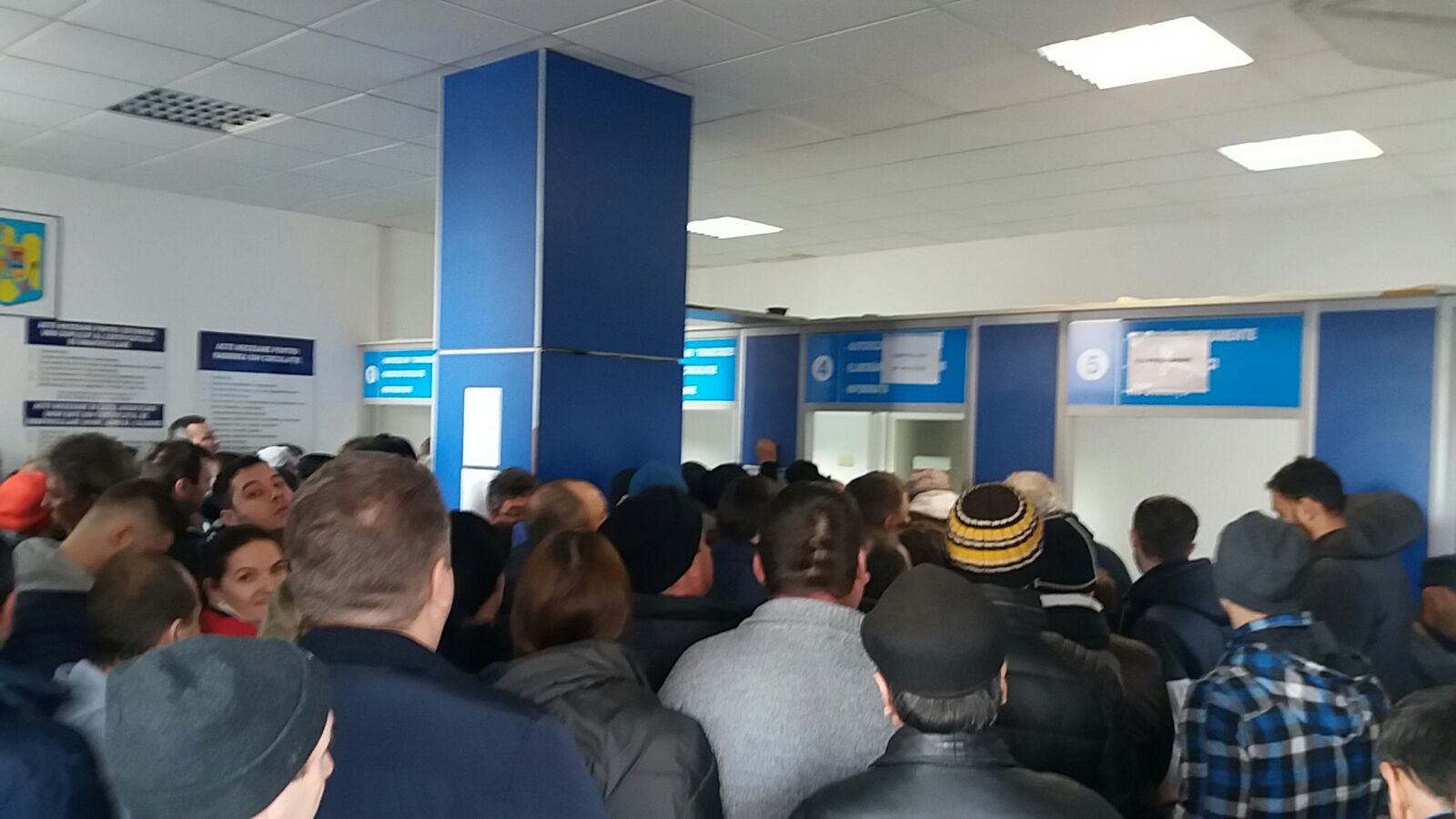CONSTANȚA. Îmbulzeală la Serviciul de Înmatriculări Auto. Cum puteți evita aglomerația