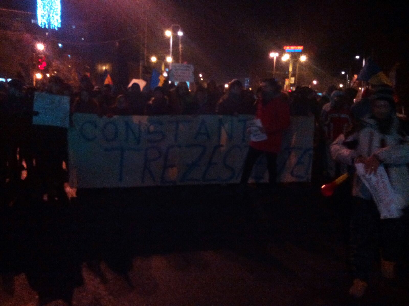 UPDATE/FOTO/VIDEO – Mii de constănțeni PROTESTEAZĂ din nou în stradă față de adoptarea OUG de modificare a Codurilor Penale