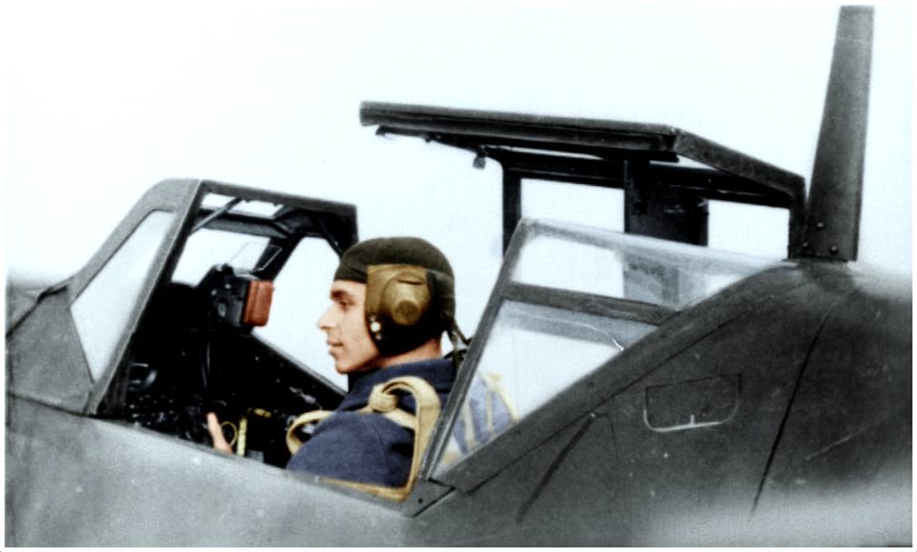FOTO/VIDEO: Un pilot-erou al celui de-al Doilea Război Mondial, împlinește astăzi 98 de ani