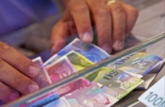 Efectele întoarcerii în Parlament a legii privind reconversia creditelor în FRANCI ELVEȚIENI