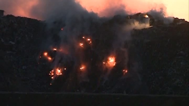 Arde groapa de gunoi din Babadag!