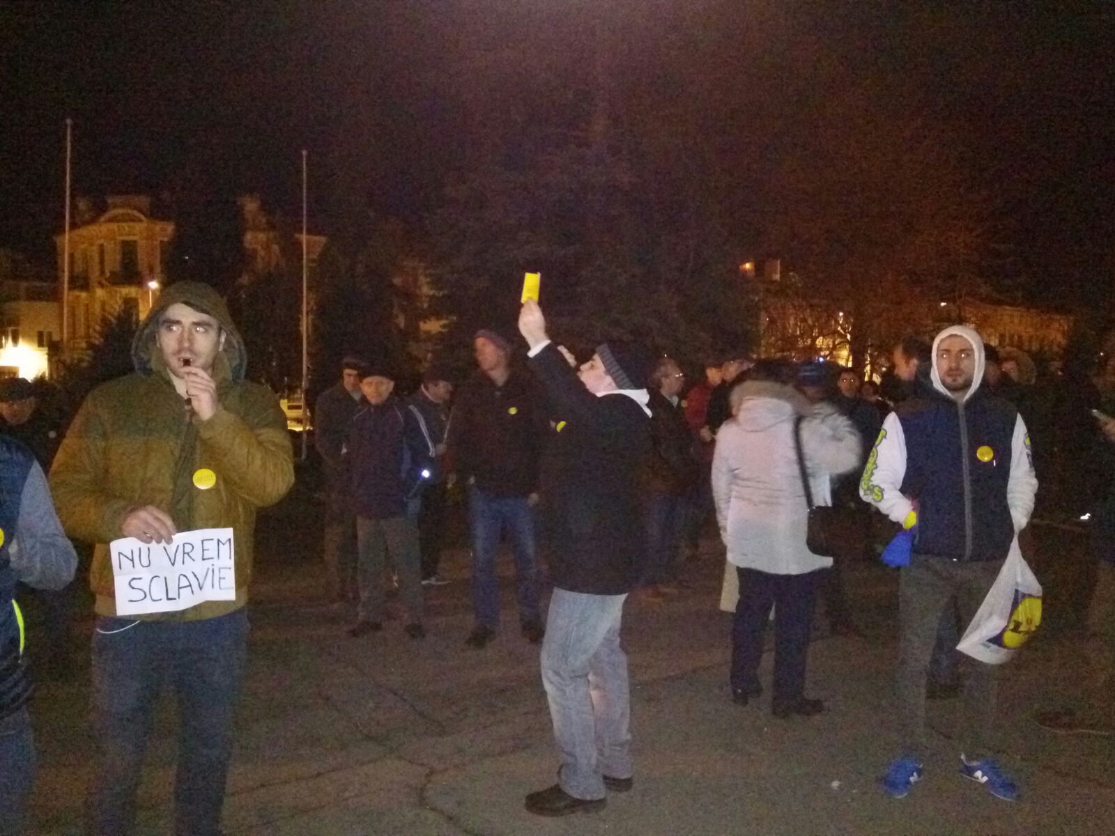 Constanța #REZISTĂ. O nouă serie de proteste antiguvernamentale are loc în fața Prefecturii