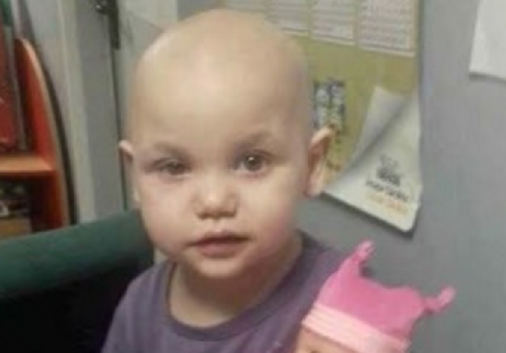 VIDEO: Diagnosticată cu o formă de cancer, o fetiță din Constanța are nevoie de ajutor
