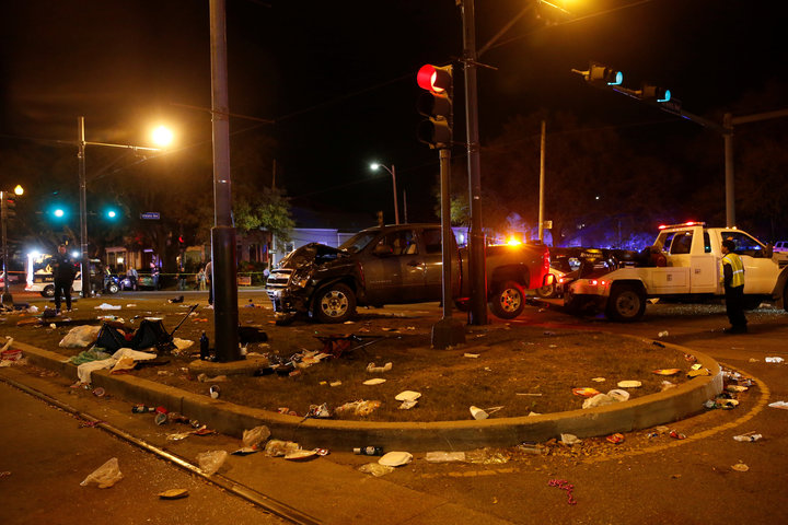 SUA/VIDEO: Un camion a intrat în mulțime la New Orleans. Zeci de persoane au fost rănite