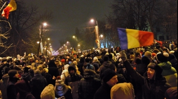 UPDATE – Protestele continuă în BUCUREȘTI împotriva modificării Codului Penal