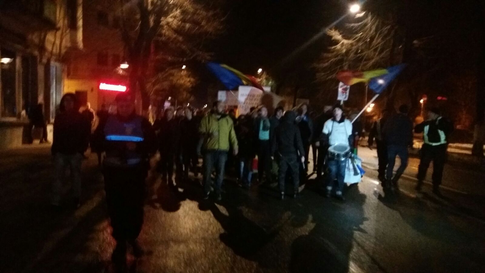 Foto/CONSTANȚA este în stradă: Trafic blocat în centrul orașului