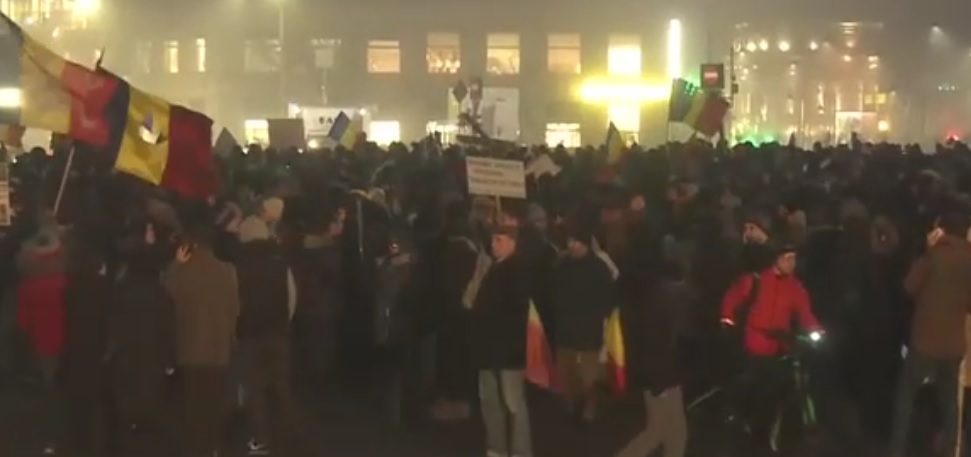 Oamenii au ieșit în Piața Victoriei și în a șaptea zi de proteste