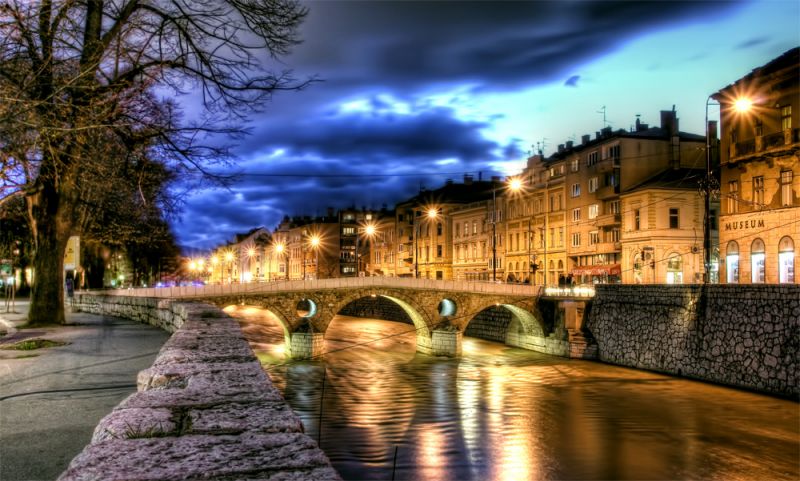 SARAJEVO: 150 de euro amendă pentru șoferii care vorbesc la telefon în timpul mersului