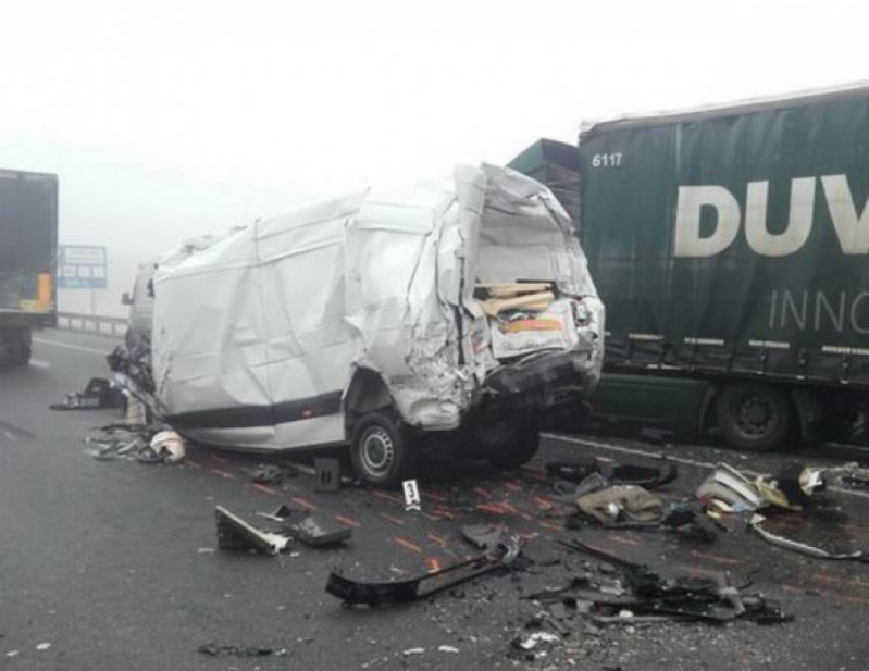 Cei mai mulți dintre pasagerii autocarului implicat în accidentul din Ungaria ar fi bulgari