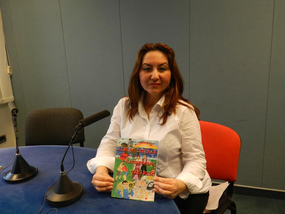 FOTO: „Albumul literar gastornomic tătăresc”, prezentat la Radio Constanţa