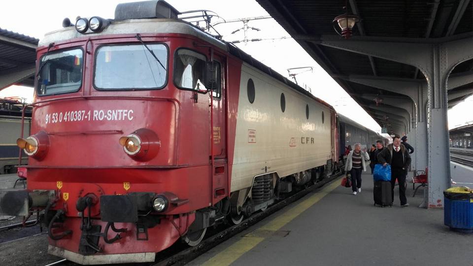 Situația trenurilor CFR la ora 14:00. Aproximativ 20 de trenuri circulă cu întârziere