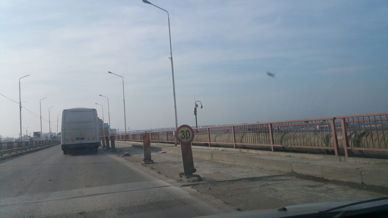 FOTO: Podul de la Năvodari mai are de așteptat până să intre în renovare