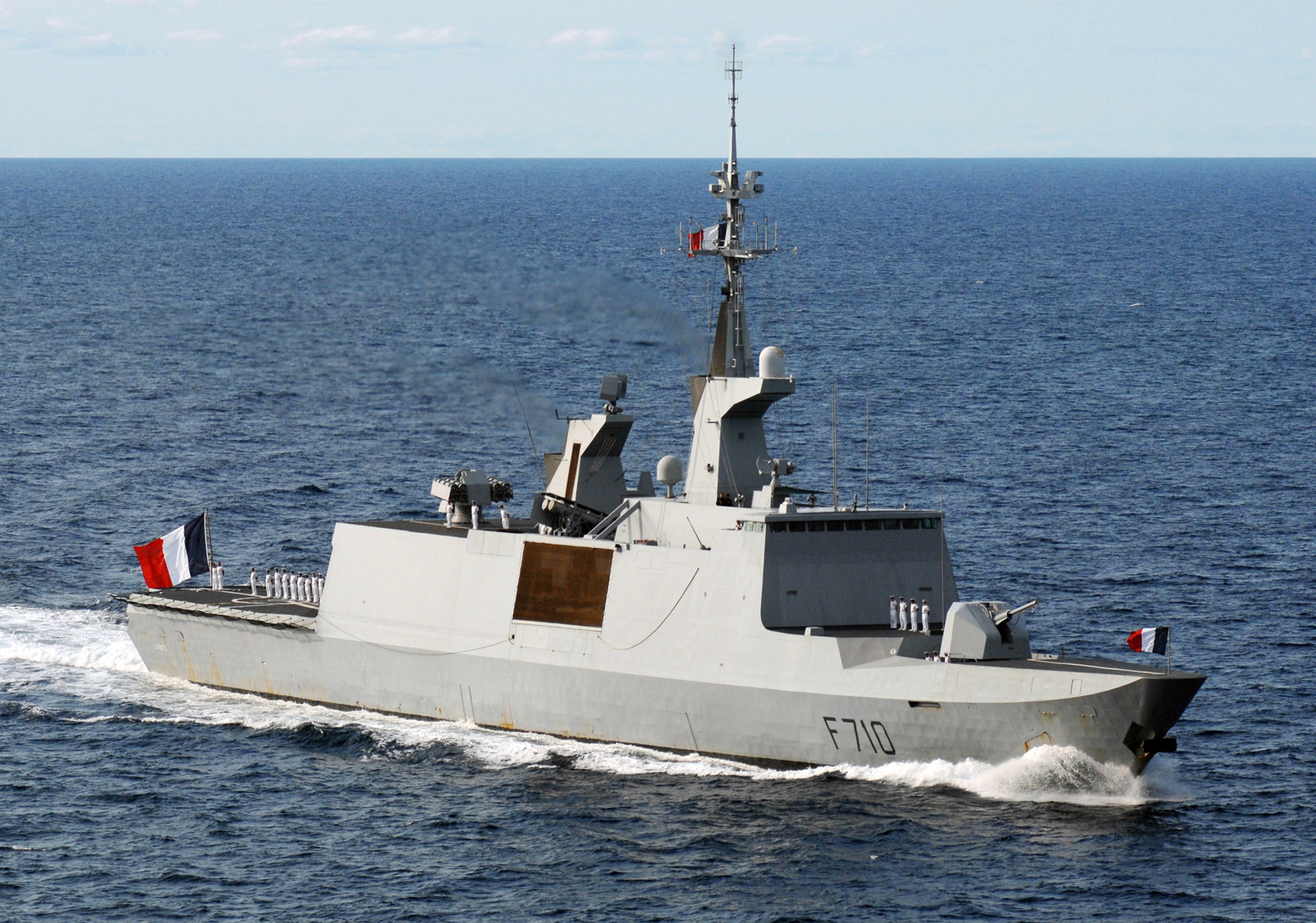 CONSTANȚA: Fregata franceză „La Fayette” sosește în dana militară
