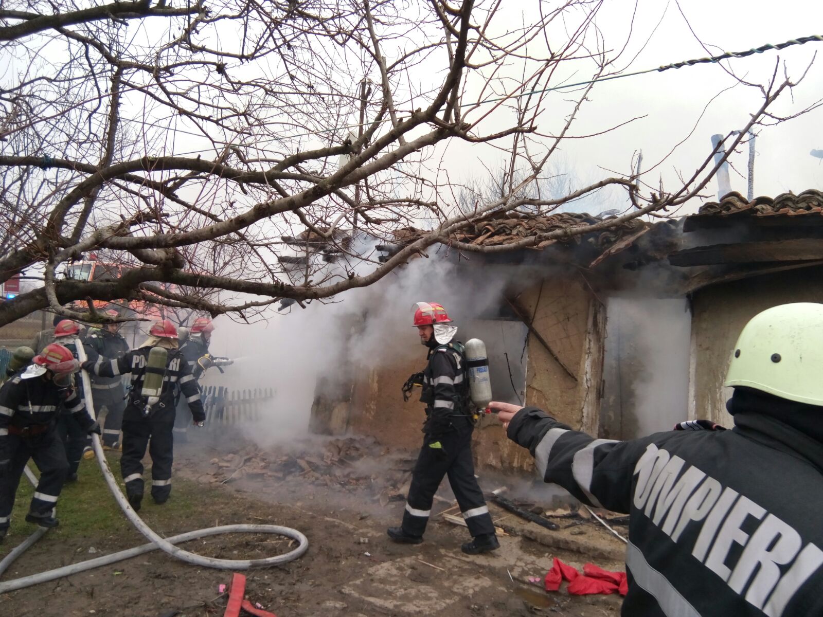 Județul CONSTANȚA/FOTO: Incendiu la o casă. Un copil a murit (update)
